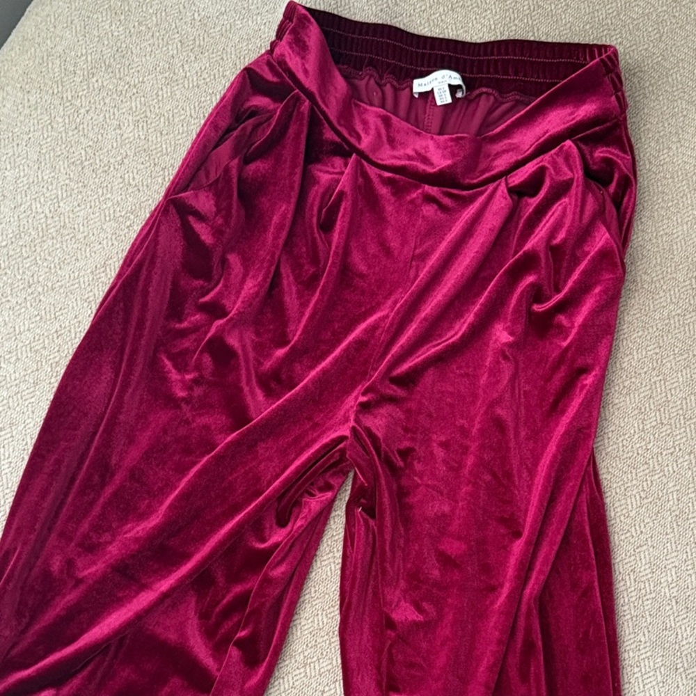 Elegant Velvet Women's Pants in Rich Red